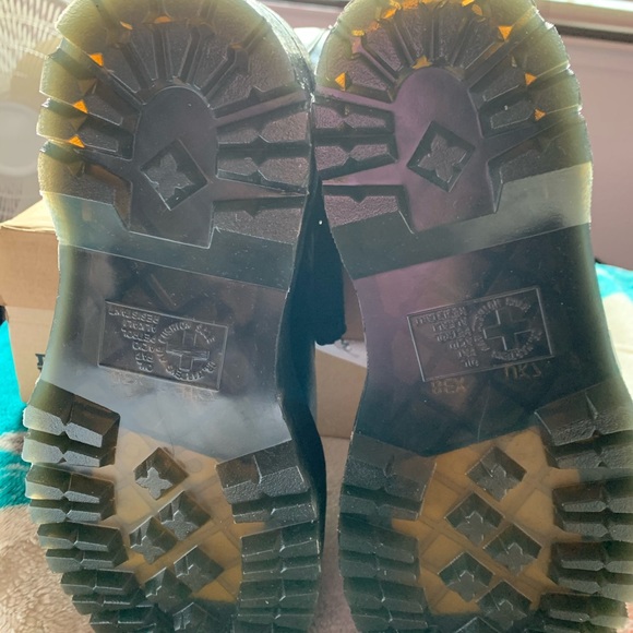 Dr Martens Sinclair max zip front boots. Iconic - Picture 4 of 9